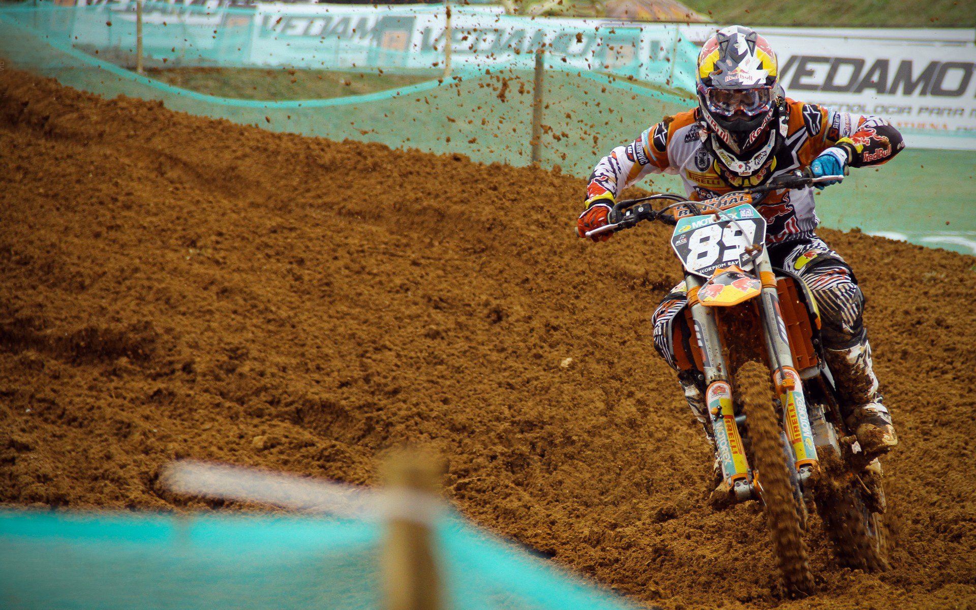 乐鱼体育官网登录-C罗击掌裁判展现职业风度，c罗 裁判